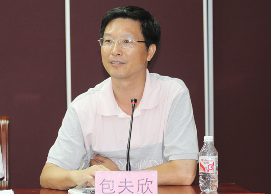 浙江電力建設監(jiān)理有限公司項目總監(jiān)包夫欣在會上講話