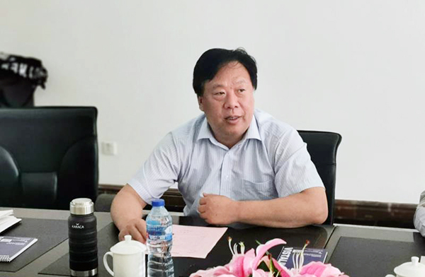 2-王天興副市長與黃習(xí)功總經(jīng)理在會議上講話..jpg 2-王天興副市長與黃習(xí)功總經(jīng)理在會議上講話..jpg