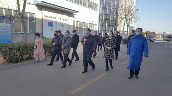 王副市長(zhǎng)一行在園區(qū)調(diào)研.jpeg 王副市長(zhǎng)一行在園區(qū)調(diào)研.jpeg