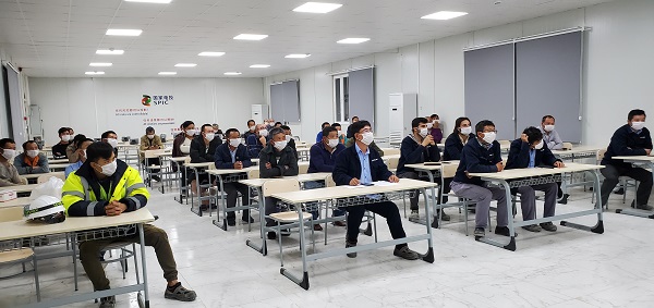 01、項目部在澆筑前召開專題會.jpg 01、項目部在澆筑前召開專題會.jpg