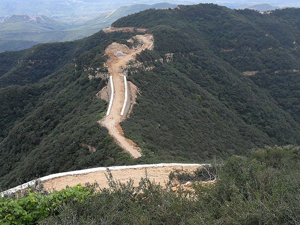 風(fēng)電項目道路施工.jpg