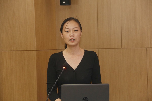 河南省民營企業(yè)社會(huì)責(zé)任促進(jìn)中心常務(wù)副主任鄭漾對(duì)河南二建集團(tuán)社會(huì)責(zé)任報(bào)告2020進(jìn)行評(píng)價(jià).jpg 河南省民營企業(yè)社會(huì)責(zé)任促進(jìn)中心常務(wù)副主任鄭漾對(duì)河南二建集團(tuán)社會(huì)責(zé)任報(bào)告2020進(jìn)行評(píng)價(jià).jpg