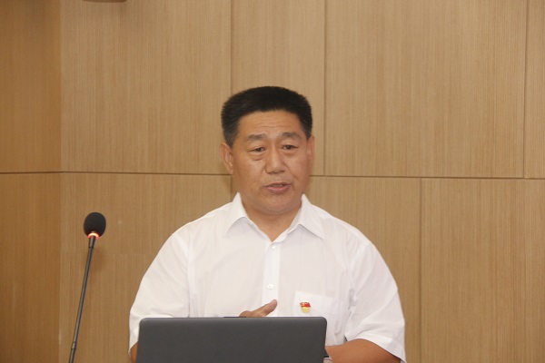集團(tuán)公司黨委書記張會(huì)民作點(diǎn)評(píng)講話.JPG 集團(tuán)公司黨委書記張會(huì)民作點(diǎn)評(píng)講話.JPG