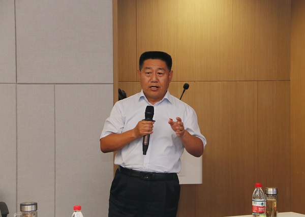 集團公司黨委書記張會民主持活動.jpg
