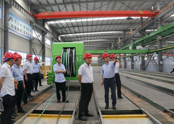 參觀園區(qū)生產(chǎn)車(chē)間2.jpg 參觀園區(qū)生產(chǎn)車(chē)間2.jpg
