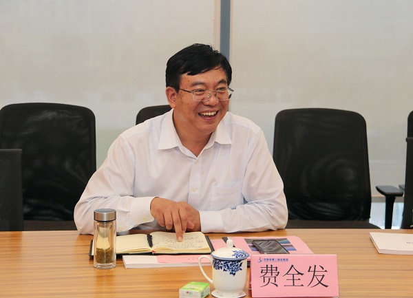 河南省商務(wù)廳二級(jí)巡視員費(fèi)全發(fā)講話(huà).jpg 河南省商務(wù)廳二級(jí)巡視員費(fèi)全發(fā)講話(huà).jpg