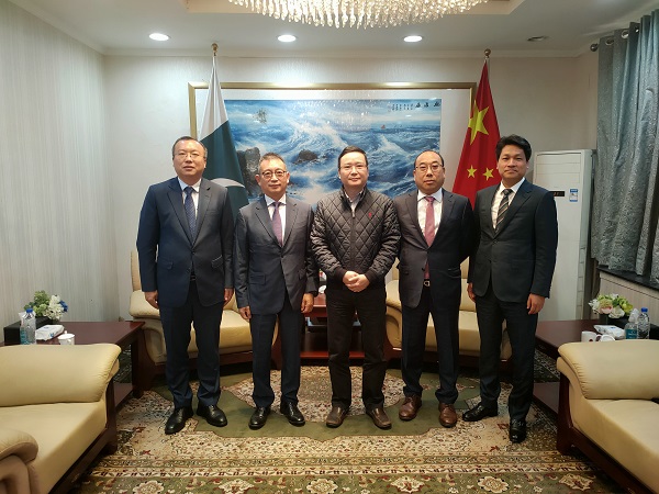 4董事長(zhǎng)一行拜訪中國(guó)駐巴基斯坦拉合爾總領(lǐng)事趙世人.jpg