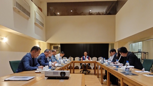 6董事長(zhǎng)一行與巴基斯坦團(tuán)隊(duì)負(fù)責(zé)人召開(kāi)專題會(huì)議.jpg