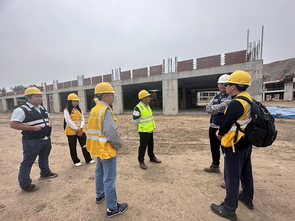 參觀考察中土美洲區(qū)域秘魯分公司在建項目.jpg 參觀考察中土美洲區(qū)域秘魯分公司在建項目.jpg