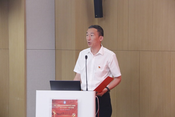6集團公司黨委副書記、監(jiān)事會主席陳百斌宣讀表彰決定.JPG 6集團公司黨委副書記、監(jiān)事會主席陳百斌宣讀表彰決定.JPG