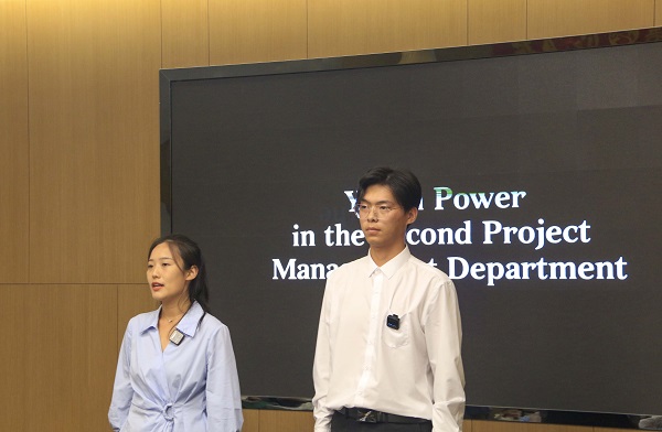 3王蘇雨、李亞鵬現(xiàn)場演繹《Youth Power in the Second Project Management Department》.JPG