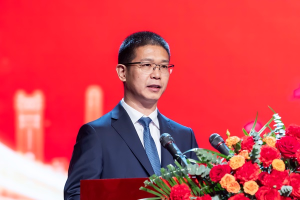 6集團(tuán)公司董事長(zhǎng)祝建明致電力年鑒發(fā)布詞.jpg